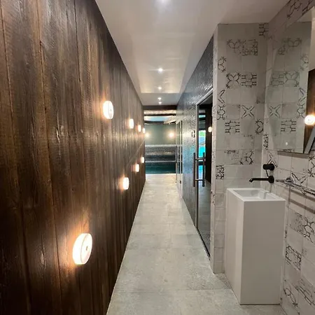 Aoki Chalet